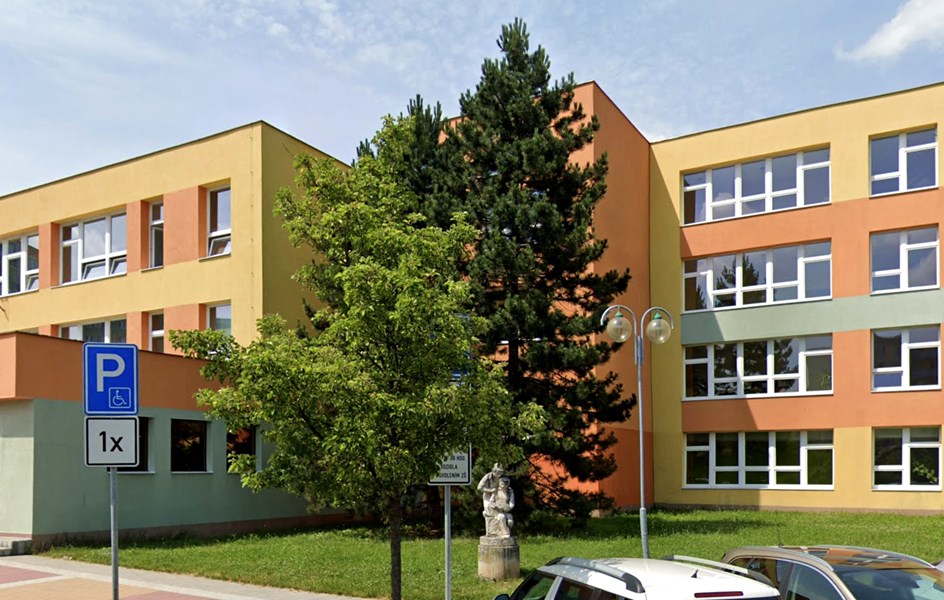 SEDMNÁCTKA MEZI TOP ŠKOLAMI NOVOJIČÍNSKA V ČESKÉM JAZYCE - zvětšit obrázek