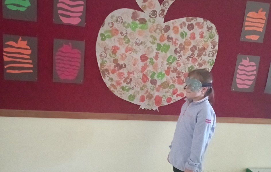 Bílá pastelka - zvětšit obrázek