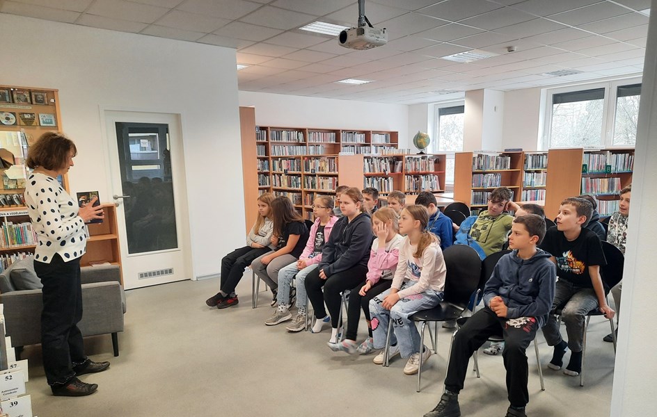 Beseda s paní spisovatelkou Ivou Procházkovou  - zvětšit obrázek