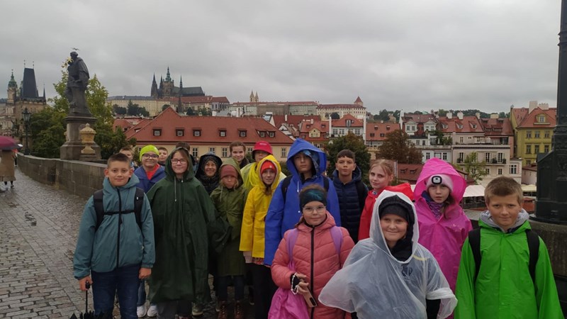 Páťáci na výstavě korunovačních klenotů v Praze