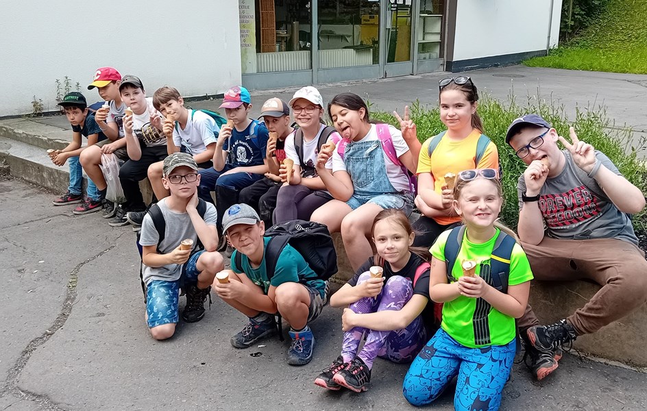 Vůně jehličí pro 3. B - zvětšit obrázek