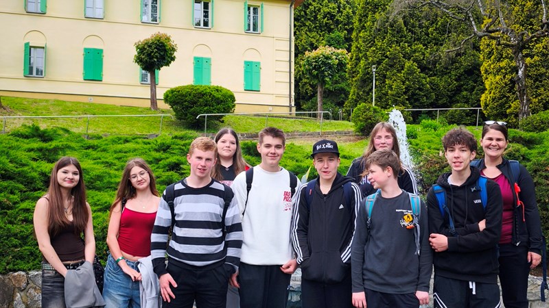 Přespání ve škole a výlet do Teplic nad Bečvou