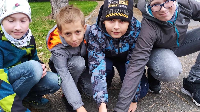 Žáci 4. B objevovali geometrické tvary ve městě i v přírodě