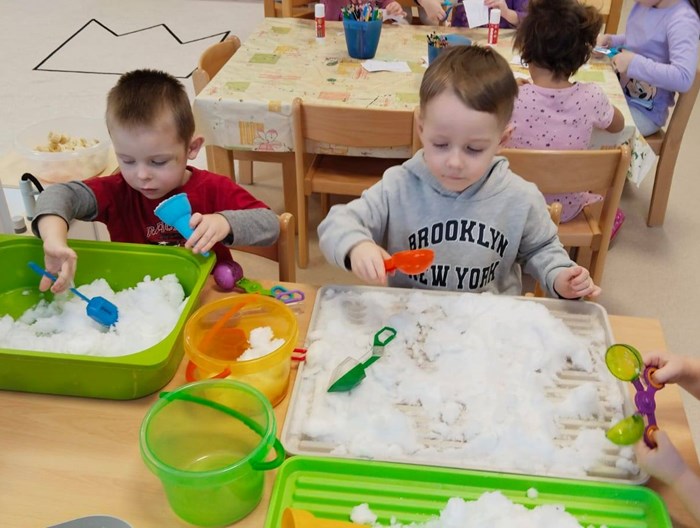 hry se sněhem nás moc baví